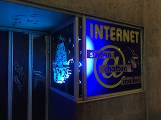 Oh my Checkpoint Charly!<br>Internet surfing is so 1999